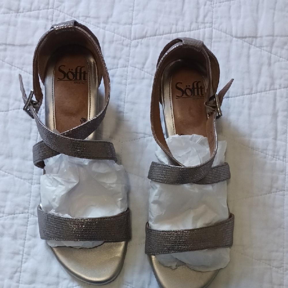 Sofft Metallic Silver Sandals